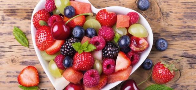 Jak obniżyć cholesterol co jeść? Sprawdzone produkty i porady